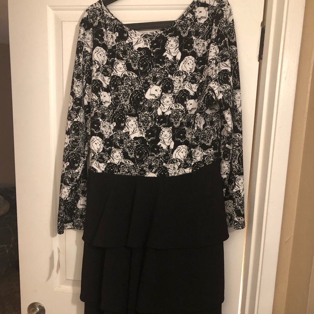 Lularoe 3x Georgia with big cats